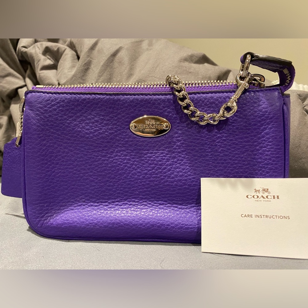 NWT COACH Leather Wristlet in Purple Iris